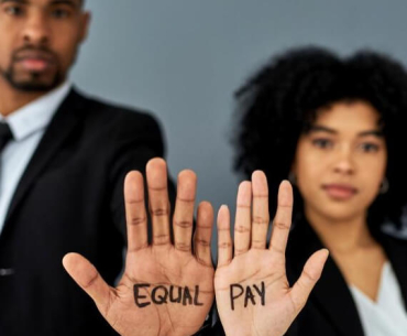 homem e mulher pró equidade salarial