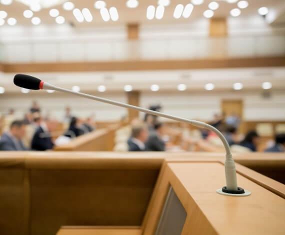 Governo avalia subir imposto de bancos para compensar Refis do Simples