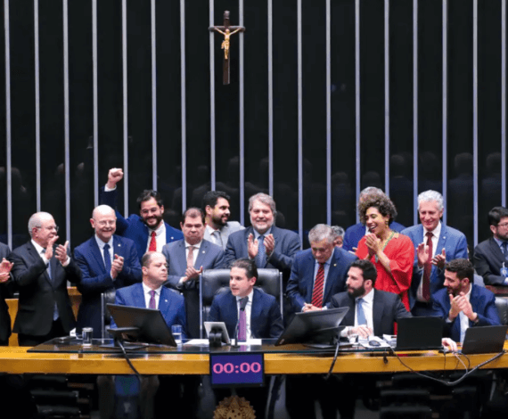 Reforma tributária começa a valer, mas atraso na regulamentação afeta empresas e governos